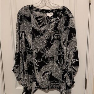 Simply Emma‎ Black and White Paisley Blouse